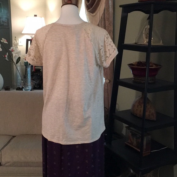 NWT Sweet Bliss Lace Sleeve Top - Picture 5 of 8